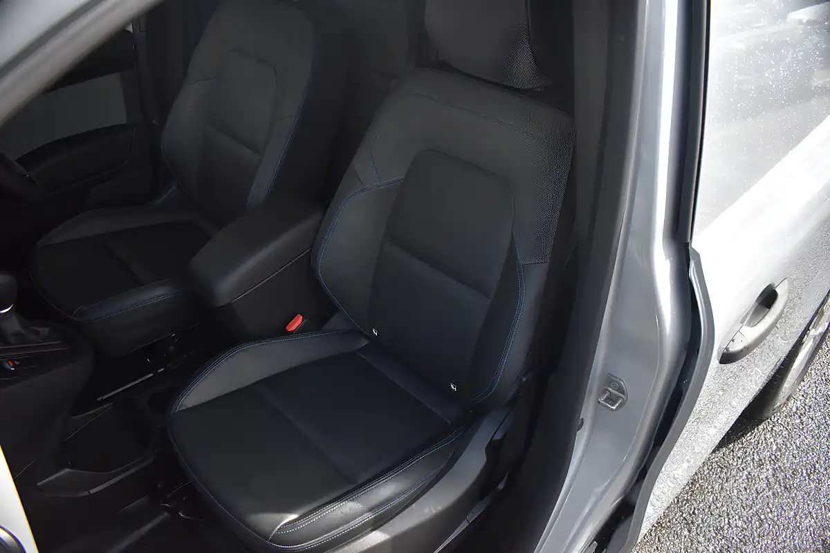Used 2024 Nissan Townstar Acenta Stone Grey - Interior and Exterior details 13