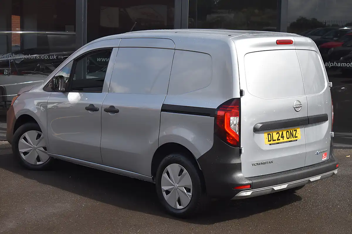 Used 2024 Nissan Townstar Acenta Stone Grey - Interior and Exterior details 2