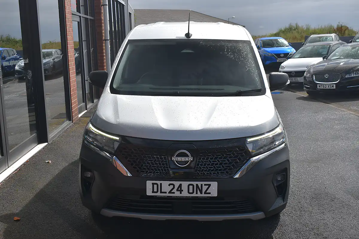 Used 2024 Nissan Townstar Acenta Stone Grey - Interior and Exterior details 3