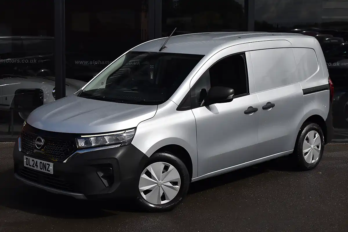 Used 2024 Nissan Townstar Acenta Stone Grey - Interior and Exterior details 4
