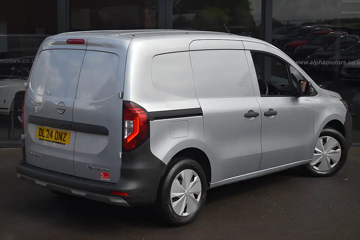 Used 2024 Nissan Townstar Acenta Stone Grey - Interior and Exterior details 5