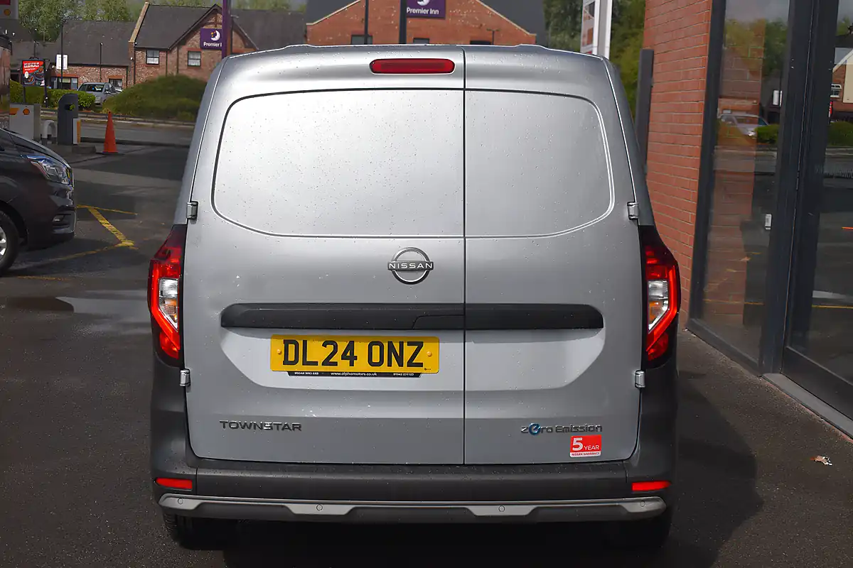 Used 2024 Nissan Townstar Acenta Stone Grey - Interior and Exterior details 6