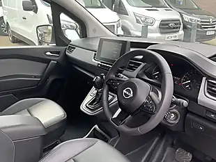 Used 2024 Nissan Townstar Acenta White - Interior and Exterior details 16