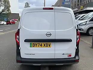 Used 2024 Nissan Townstar Acenta White - Interior and Exterior details 5