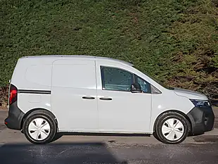 Used 2024 Nissan Townstar Acenta White - Interior and Exterior details 5