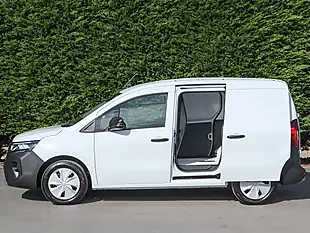 Used 2024 Nissan Townstar Acenta White - Interior and Exterior details 16