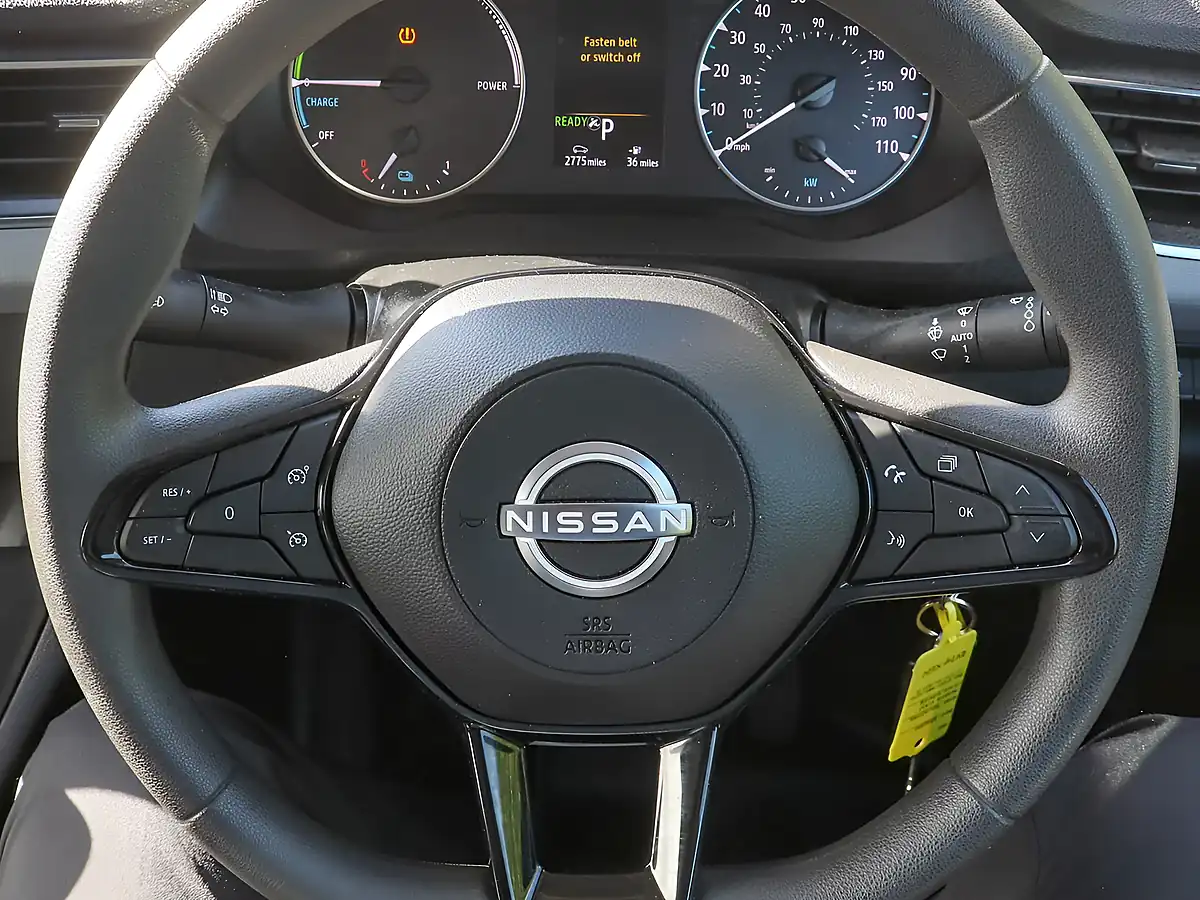 Used 2024 Nissan Townstar Acenta White - Interior and Exterior details 20