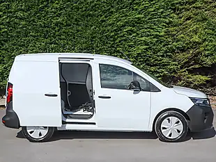 Used 2024 Nissan Townstar Acenta White - Interior and Exterior details 6