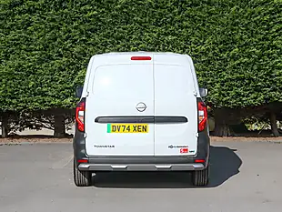 Used 2024 Nissan Townstar Acenta White - Interior and Exterior details 10