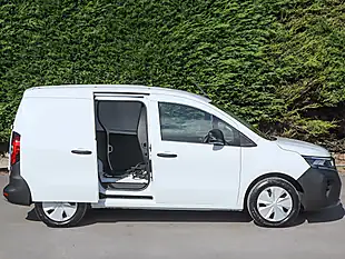 Used 2024 Nissan Townstar Acenta White - Interior and Exterior details 6