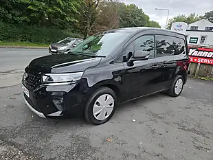 Used 2024 Nissan Townstar Tekna Black - Interior and Exterior details 3