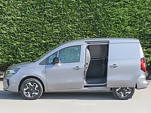 Used 2024 Nissan Townstar Tekna+ Grey - Interior and Exterior details 11