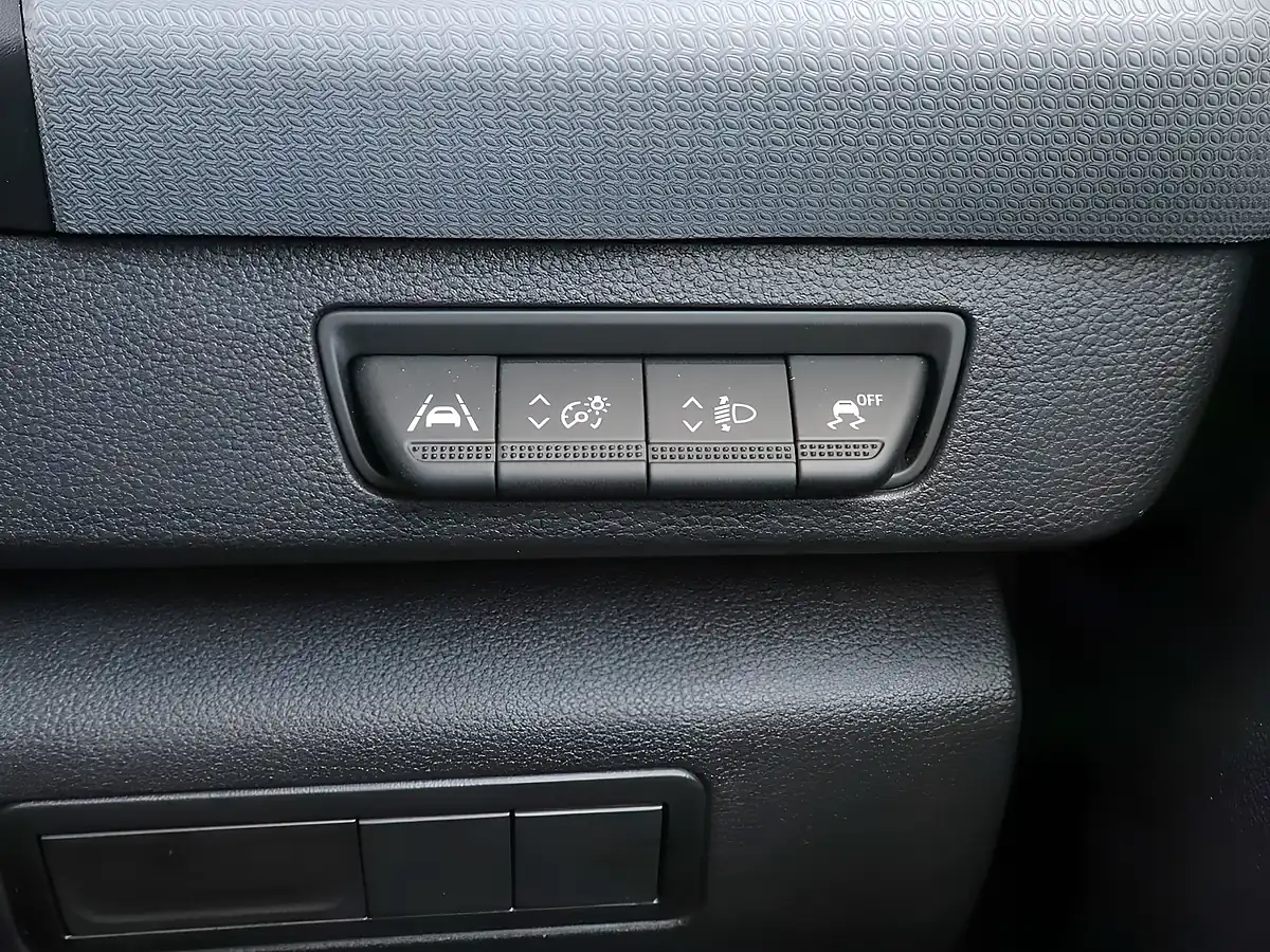 Used 2024 Nissan Townstar Tekna+ Grey - Interior and Exterior details 16