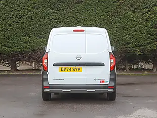 Used 2024 Nissan Townstar Tekna White - Interior and Exterior details 10