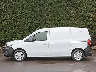 Used 2024 Nissan Townstar Tekna White - Interior and Exterior details 16