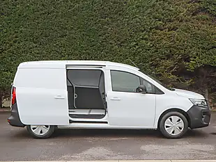 Used 2024 Nissan Townstar Tekna White - Interior and Exterior details 6