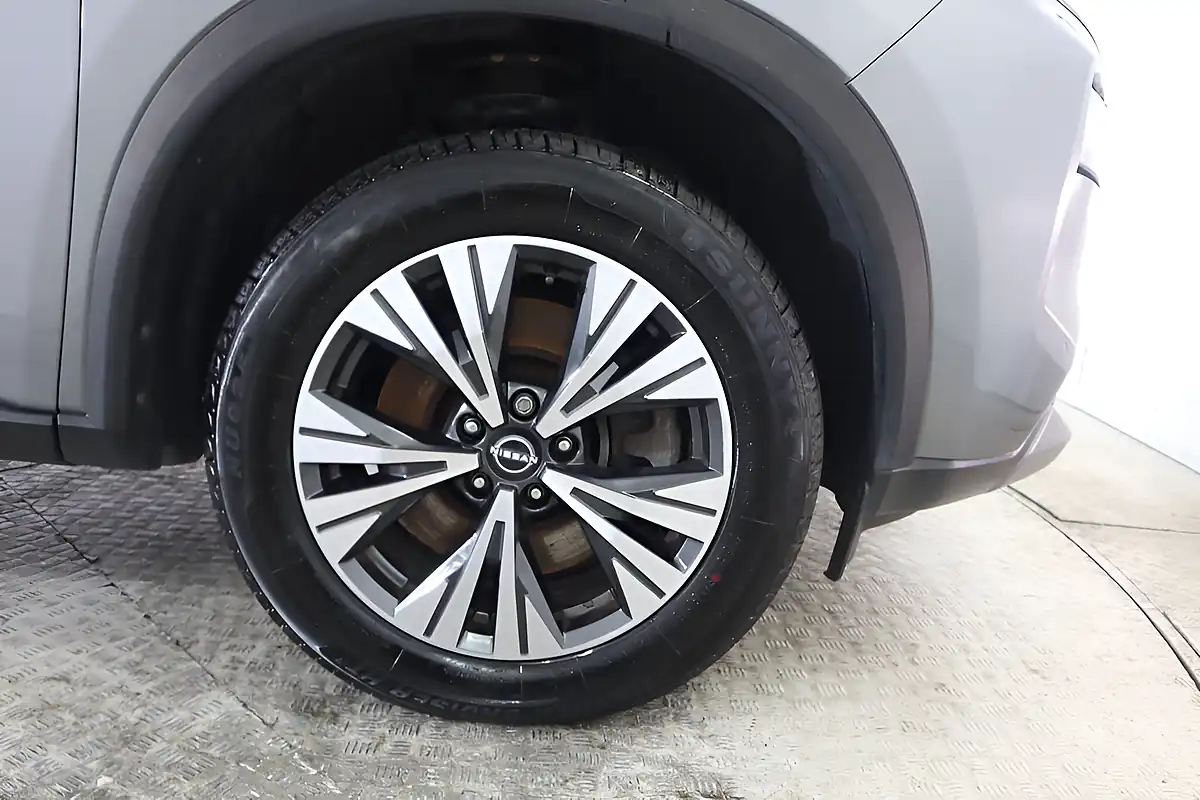 Used 2024 Nissan X-Trail Acenta Premium Grey - Interior and Exterior details 15