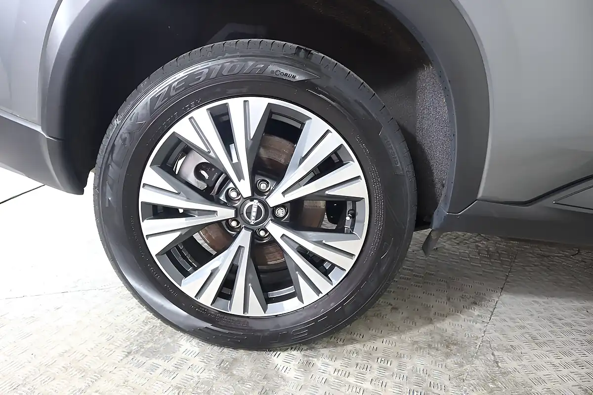 Used 2024 Nissan X-Trail Acenta Premium Grey - Interior and Exterior details 14