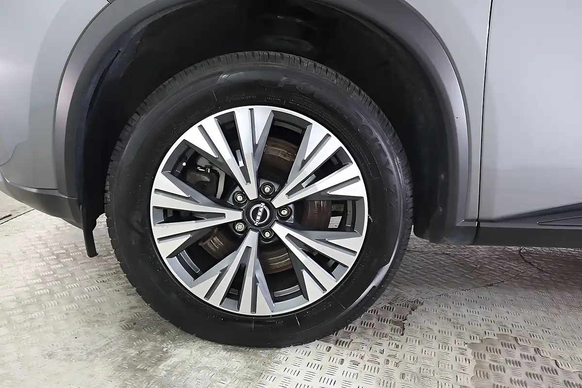 Used 2024 Nissan X-Trail Acenta Premium Grey - Interior and Exterior details 15