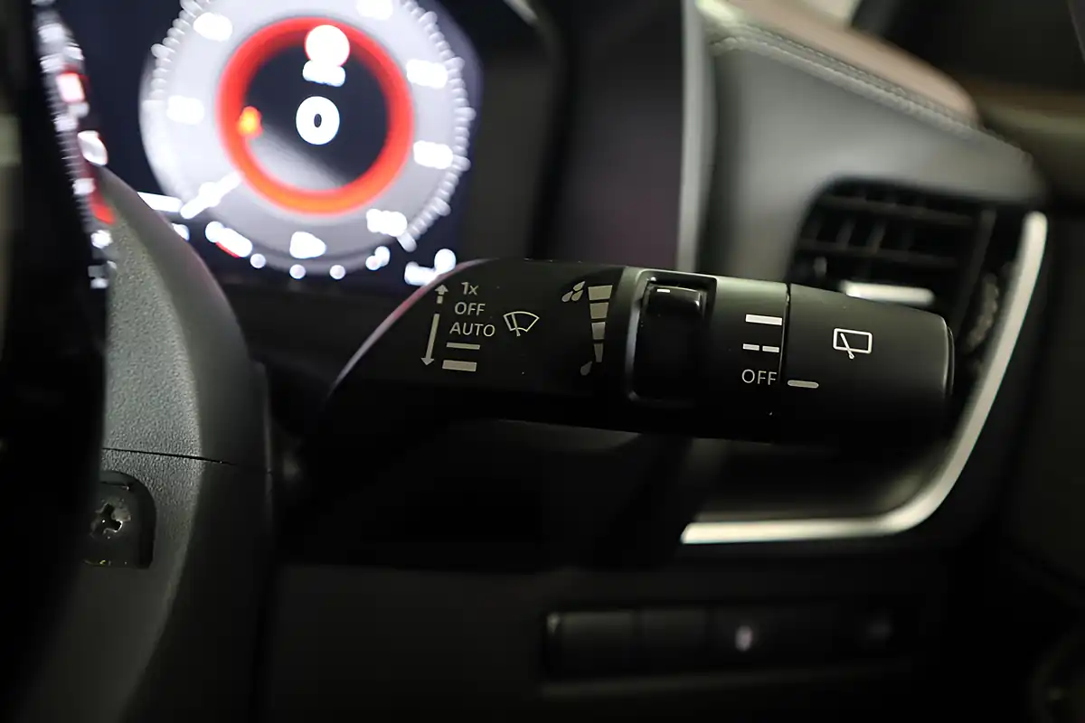 Used 2024 Nissan X-Trail N-Connecta Grey - Interior and Exterior details 11