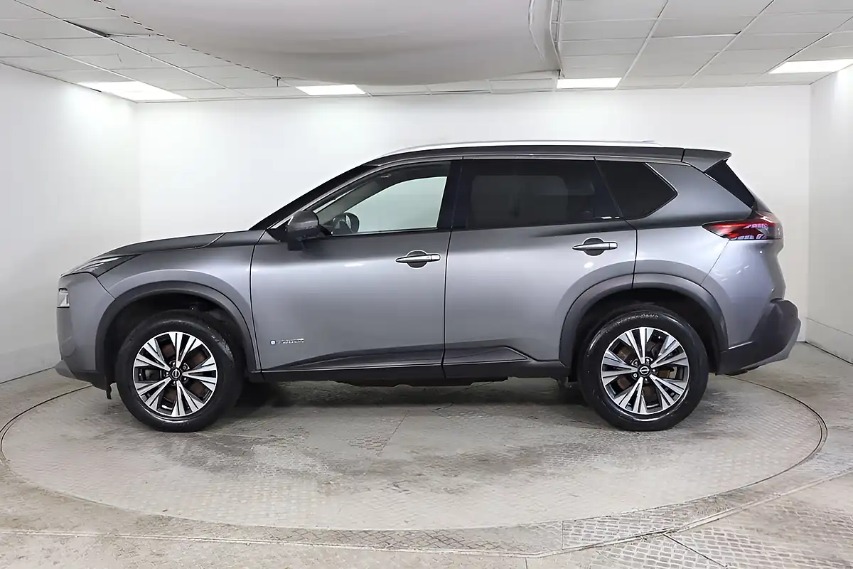Used 2024 Nissan X-Trail N-Connecta Grey - Interior and Exterior details 5