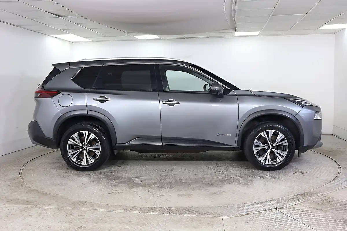 Used 2024 Nissan X-Trail N-Connecta Grey - Interior and Exterior details 7