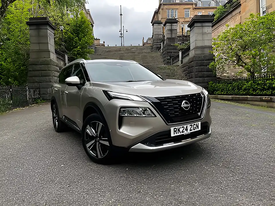 Used 2024 Nissan X-Trail Tekna Silver - Interior and Exterior details 9