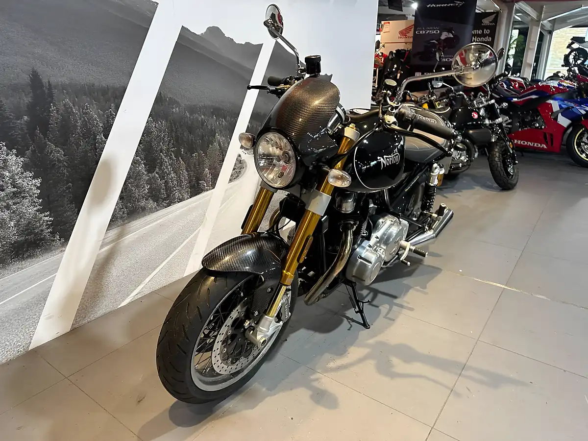 Used 2024 Norton Commando 961 Sport 525 Black - Interior and Exterior details 8
