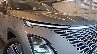 Used 2024 Omoda 5 Noble Silver - Interior and Exterior details 17