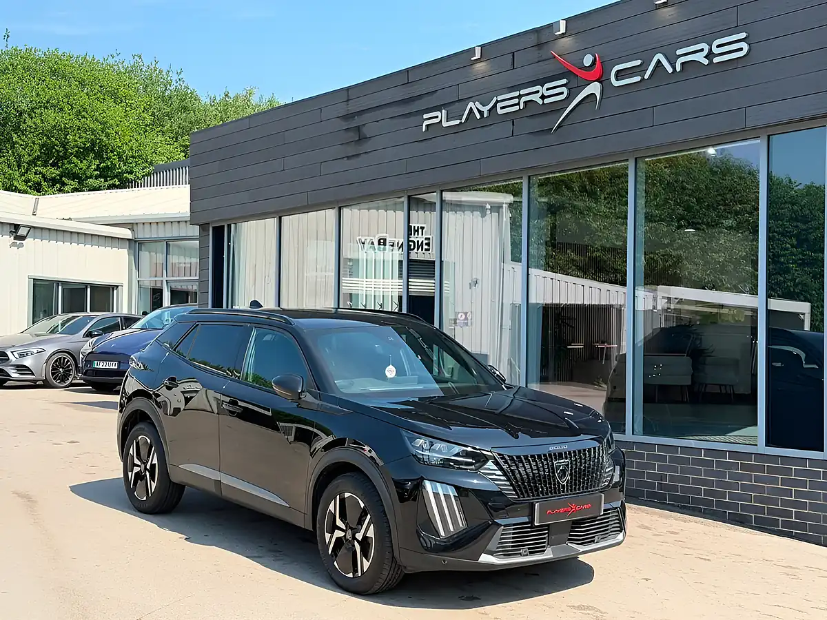 Used 2024 Peugeot 2008 GT Black - Front View