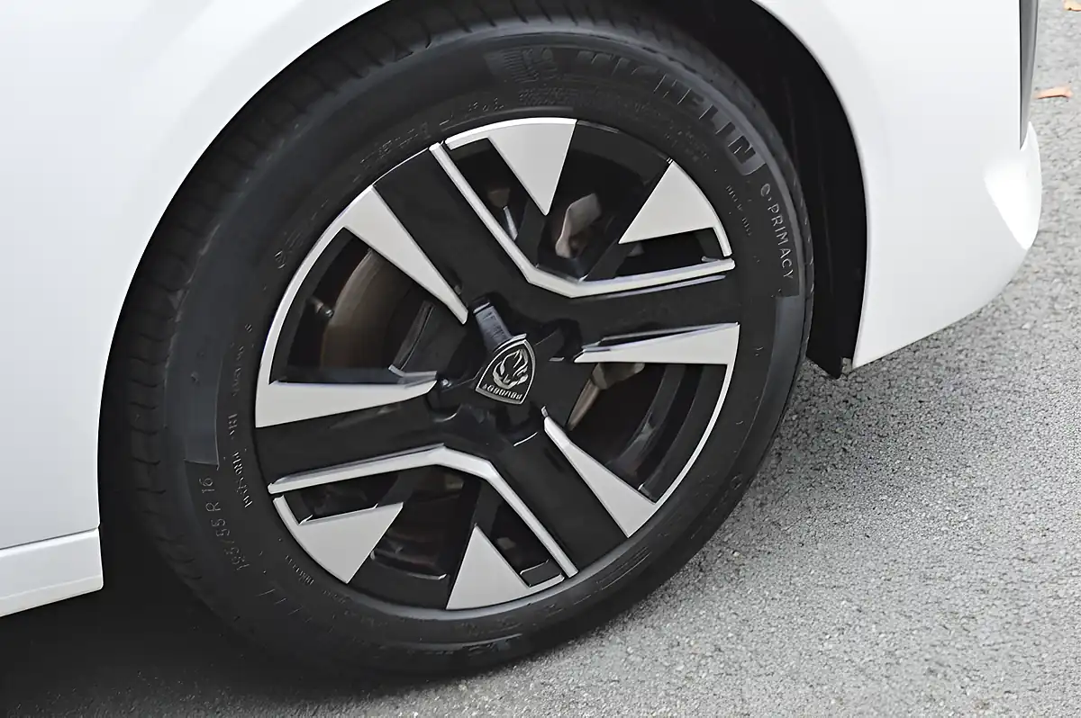 Used 2024 Peugeot 208 Allure Bianca White - Interior and Exterior details 10