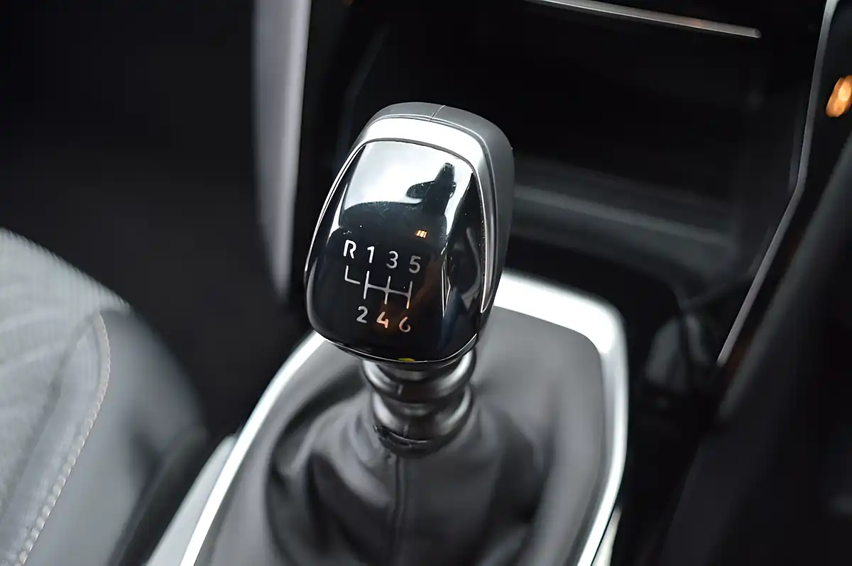 Used 2024 Peugeot 208 Allure Bianca White - Interior and Exterior details 18