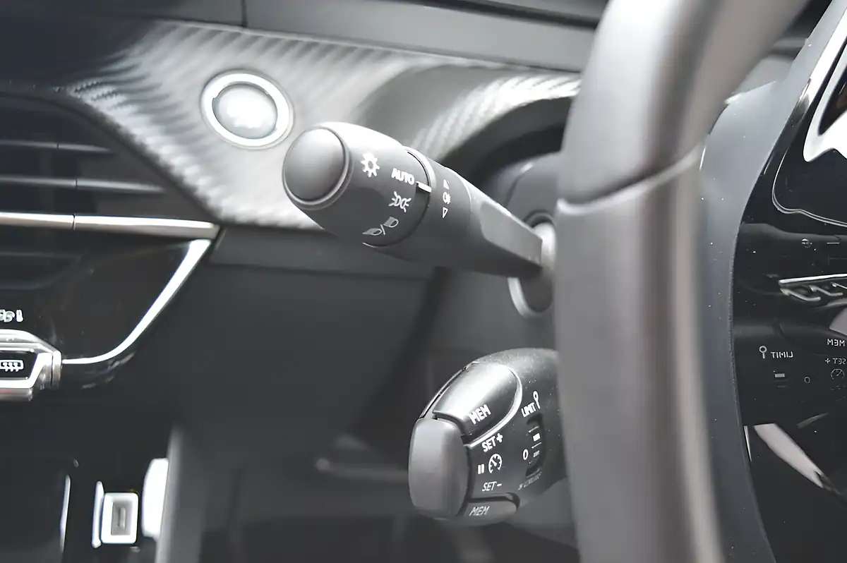 Used 2024 Peugeot 208 Allure Bianca White - Interior and Exterior details 19