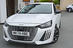 Used 2024 Peugeot 208 Allure Bianca White - Interior and Exterior details 4
