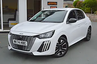 Used 2024 Peugeot 208 Allure Bianca White - Interior and Exterior details 5