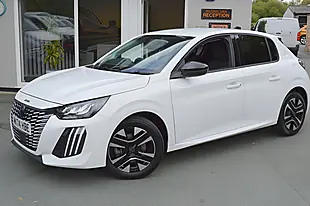 Used 2024 Peugeot 208 Allure Bianca White - Interior and Exterior details 6
