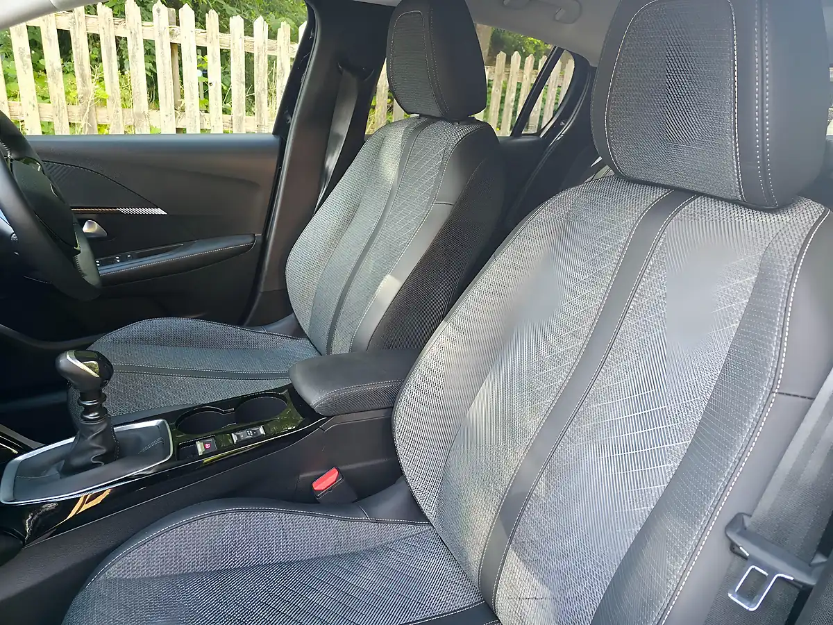 Used 2024 Peugeot 208 Allure Black - Interior and Exterior details 18