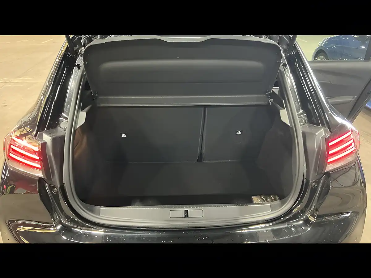 Used 2024 Peugeot 208 Allure Black - Interior and Exterior details 9