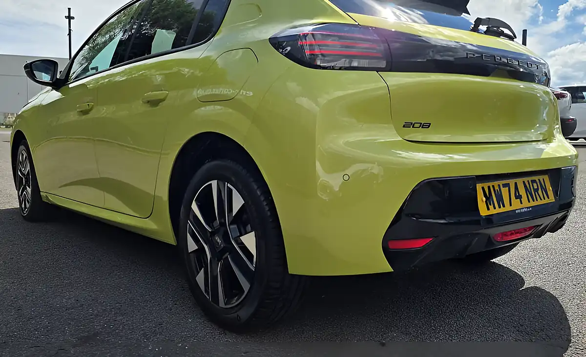 Used 2024 Peugeot 208 Allure Edition Agueda Lime - Interior and Exterior details 12