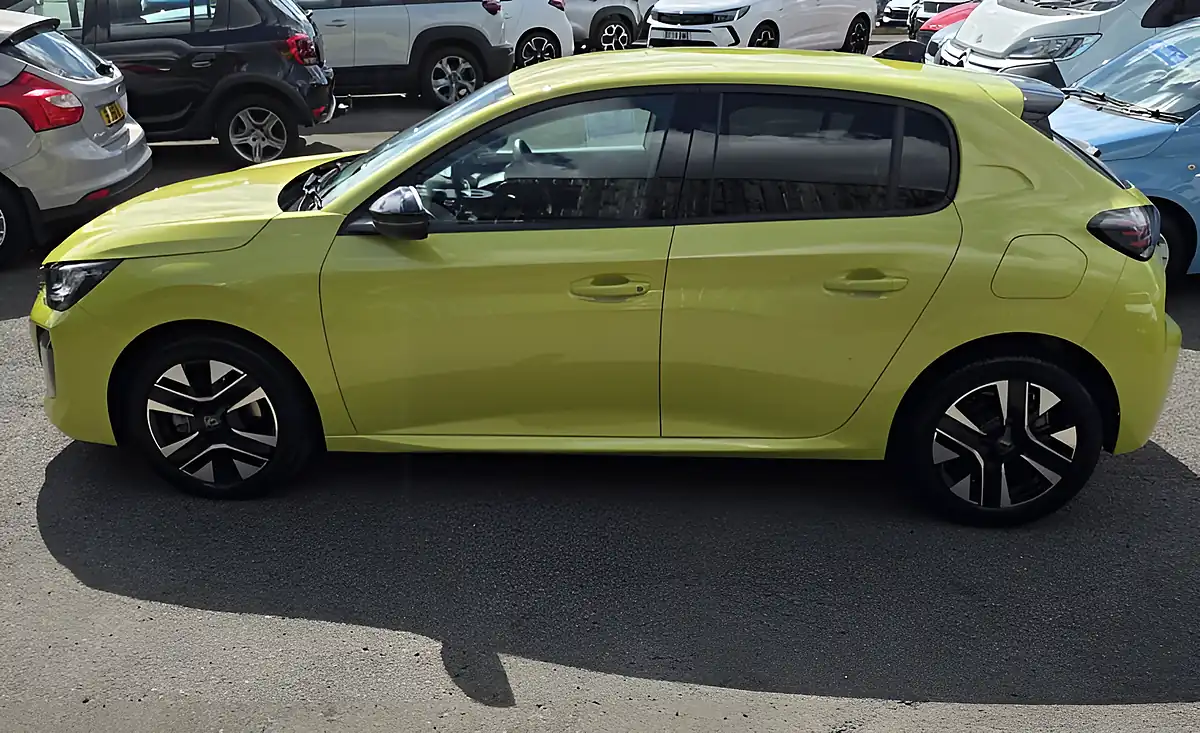 Used 2024 Peugeot 208 Allure Edition Agueda Lime - Interior and Exterior details 13