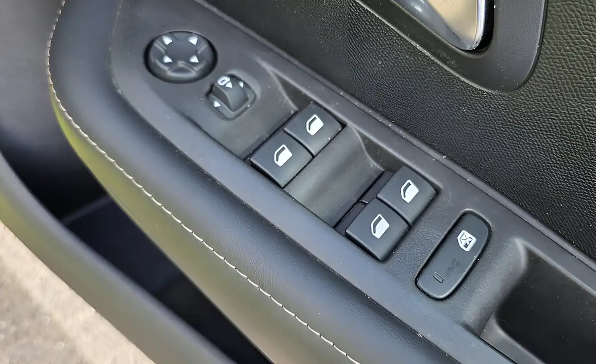 Used 2024 Peugeot 208 Allure Edition Agueda Lime - Interior and Exterior details 19