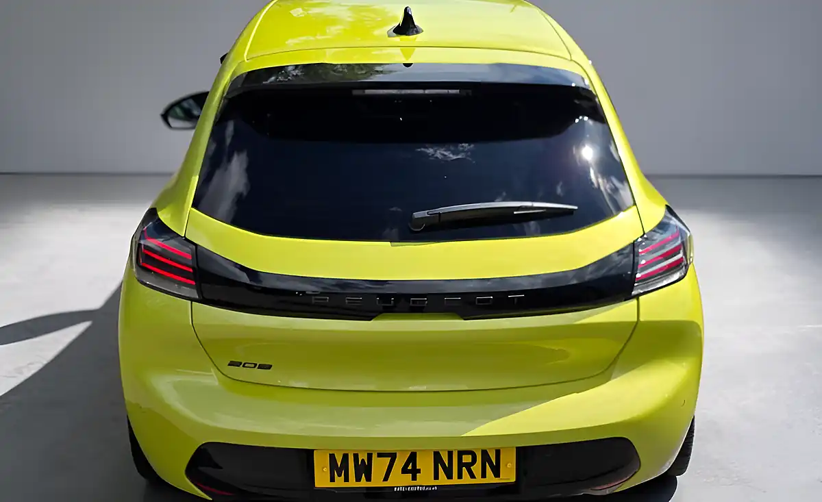 Used 2024 Peugeot 208 Allure Edition Agueda Lime - Interior and Exterior details 3