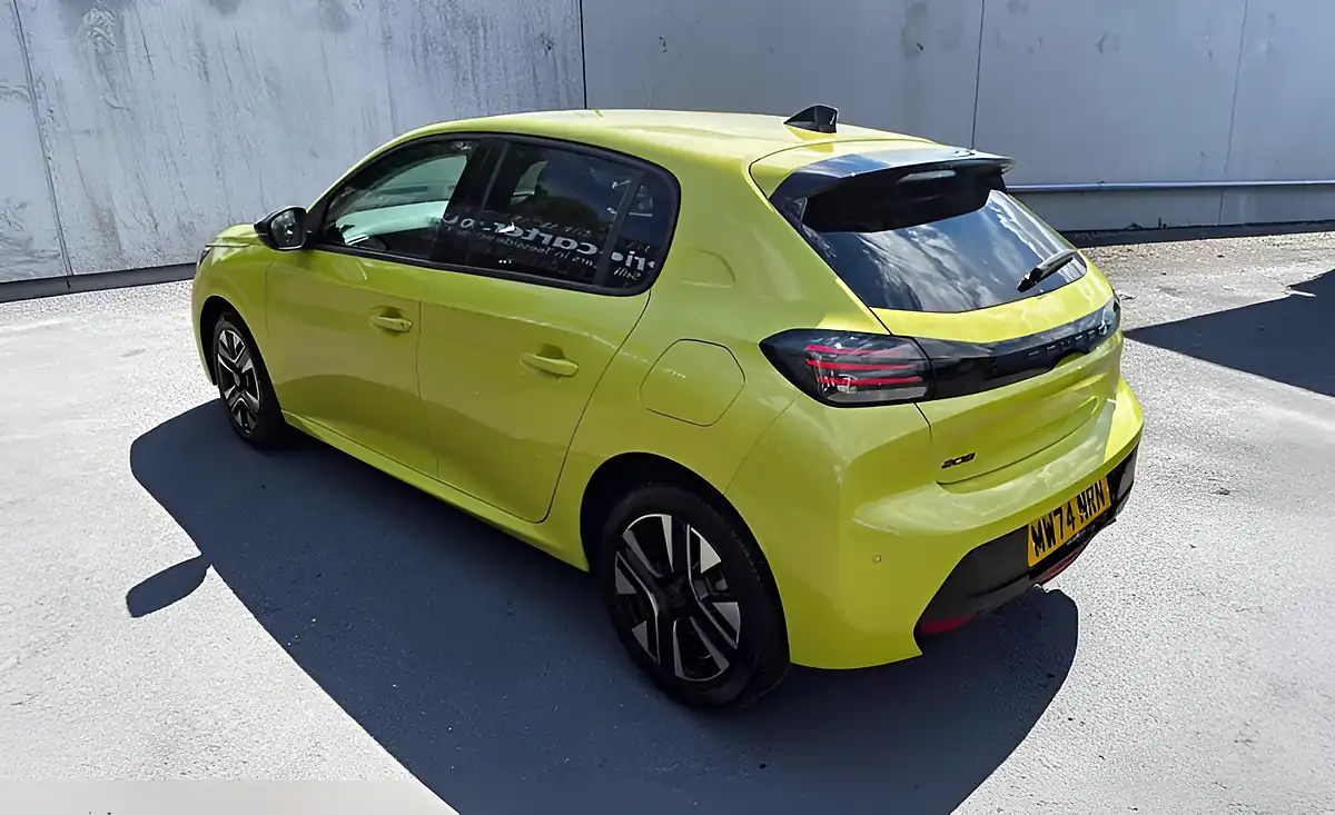 Used 2024 Peugeot 208 Allure Edition Agueda Lime - Interior and Exterior details 4
