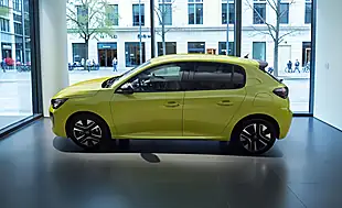 Used 2024 Peugeot 208 Allure Edition Agueda Lime - Interior and Exterior details 5