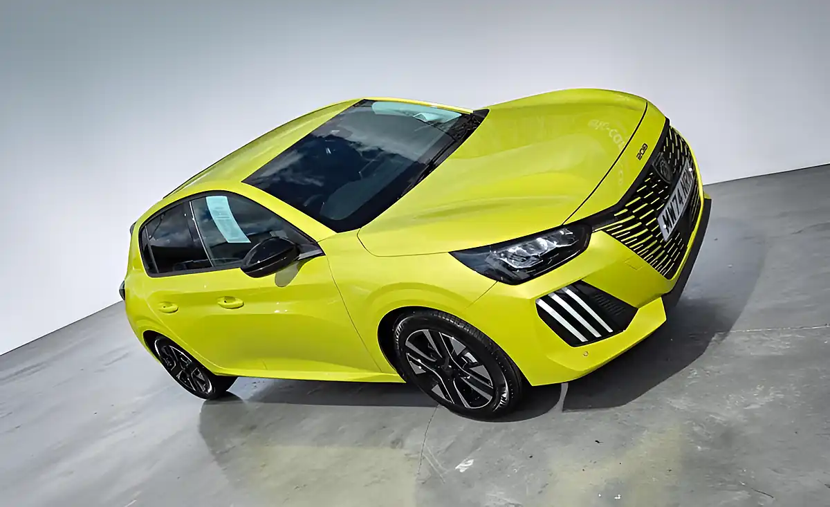 Used 2024 Peugeot 208 Allure Edition Agueda Lime - Interior and Exterior details 8