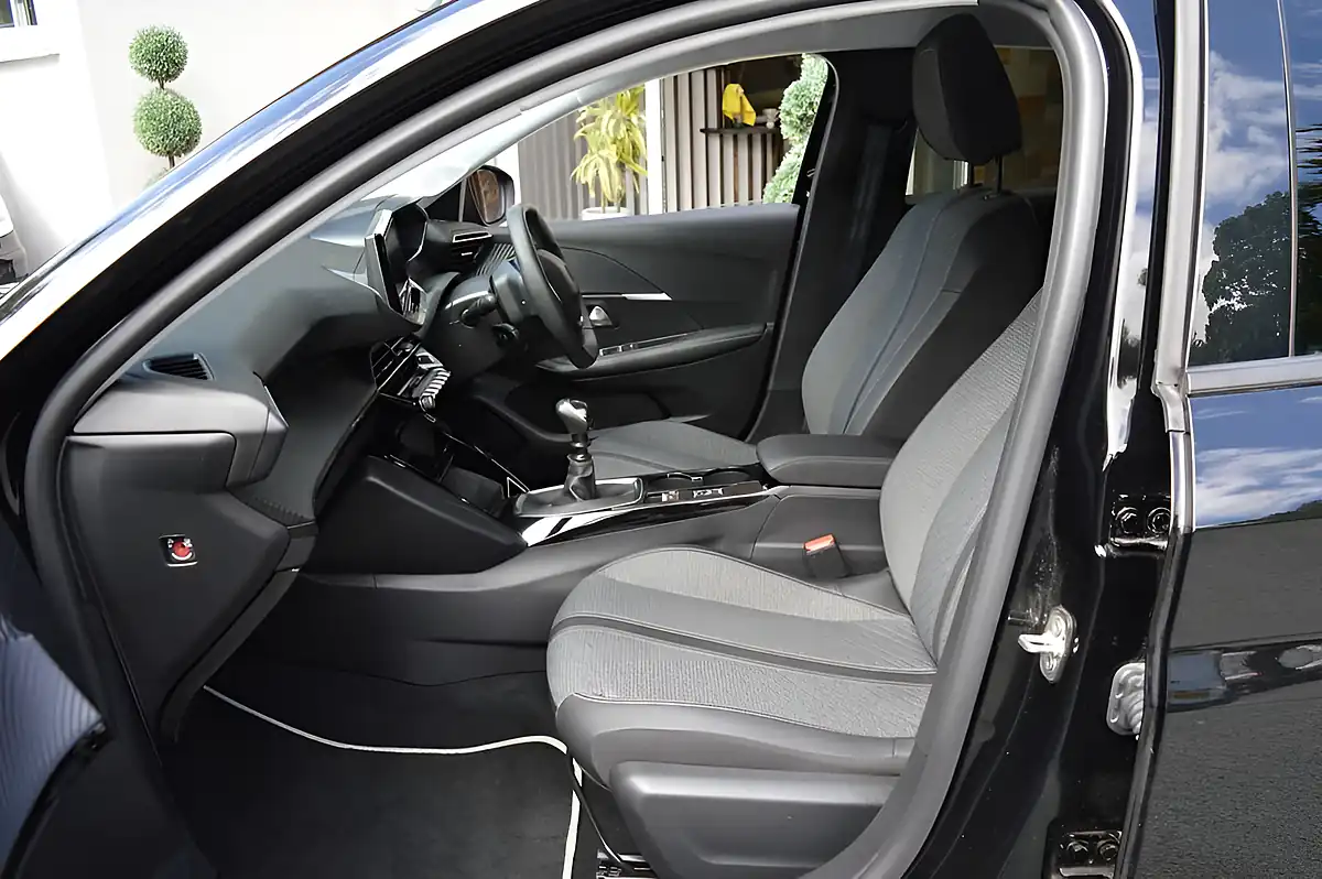 Used 2024 Peugeot 208 Allure Nera Black - Interior and Exterior details 12