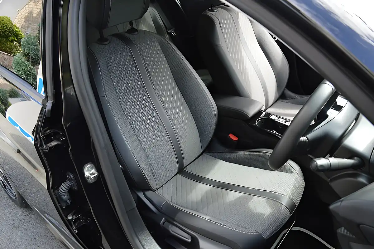 Used 2024 Peugeot 208 Allure Nera Black - Interior and Exterior details 15