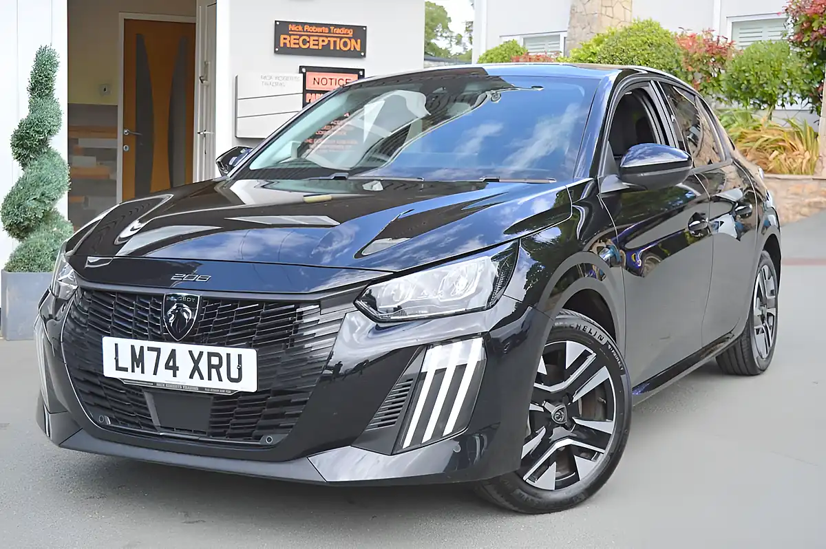 Used 2024 Peugeot 208 Allure Nera Black - Interior and Exterior details 4