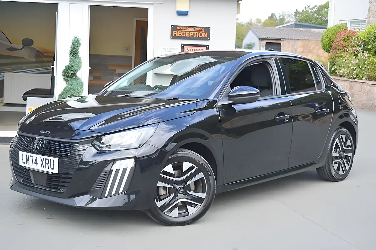 Used 2024 Peugeot 208 Allure Nera Black - Interior and Exterior details 5