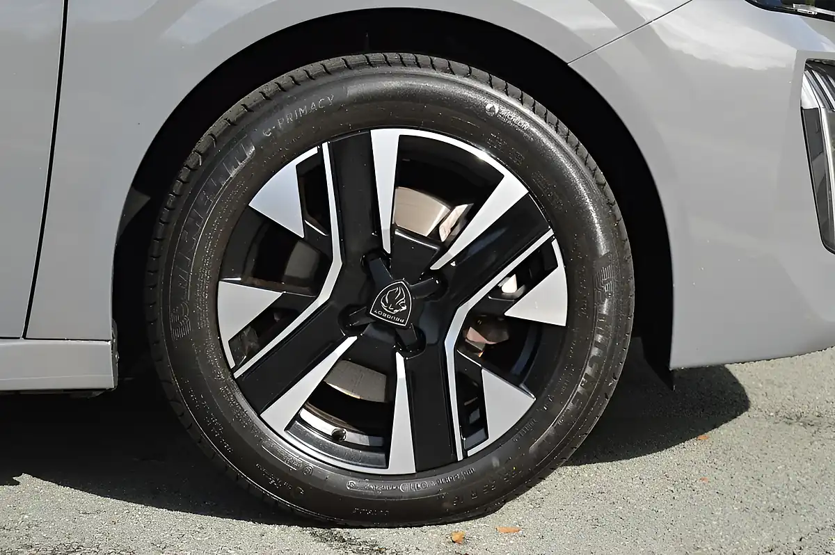 Used 2024 Peugeot 208 Allure Selenium Grey - Interior and Exterior details 10